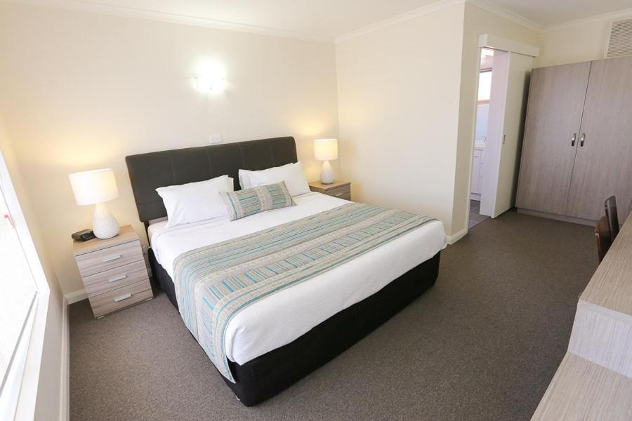 Seven Pines Motor Inn Mildura Room photo