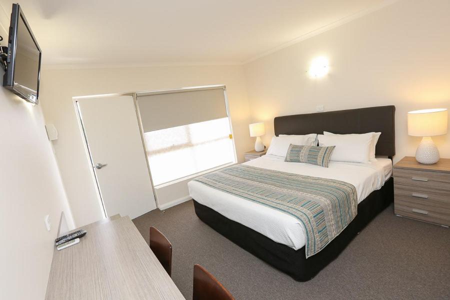Seven Pines Motor Inn Mildura Room photo